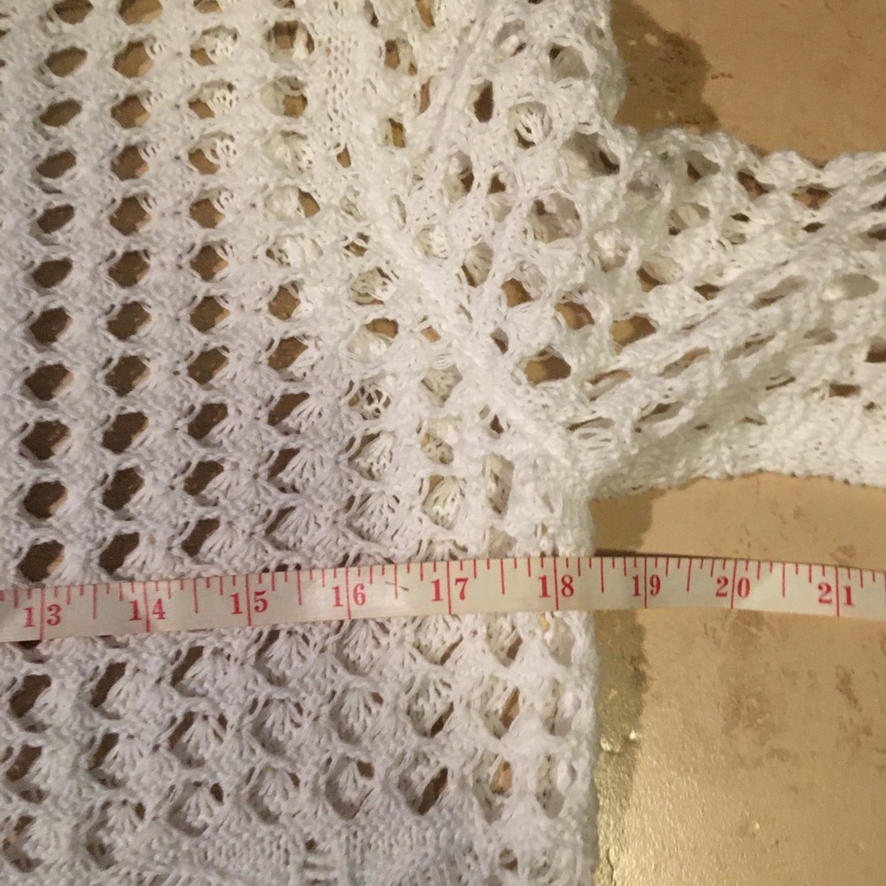 Adorable White Crotched Sweather - Picture 7 of 8
